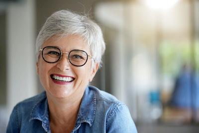 woman with a bright white smile in hampton park
